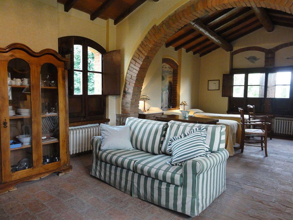 Gasthaus Borgo Corsignano Poppi Exterior foto