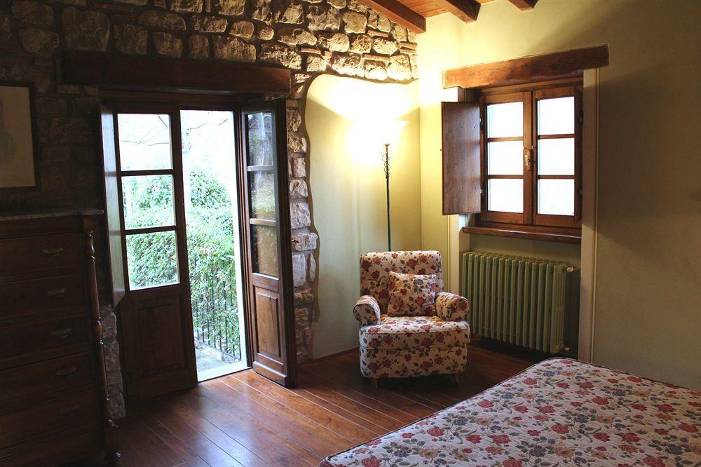 Gasthaus Borgo Corsignano Poppi Exterior foto