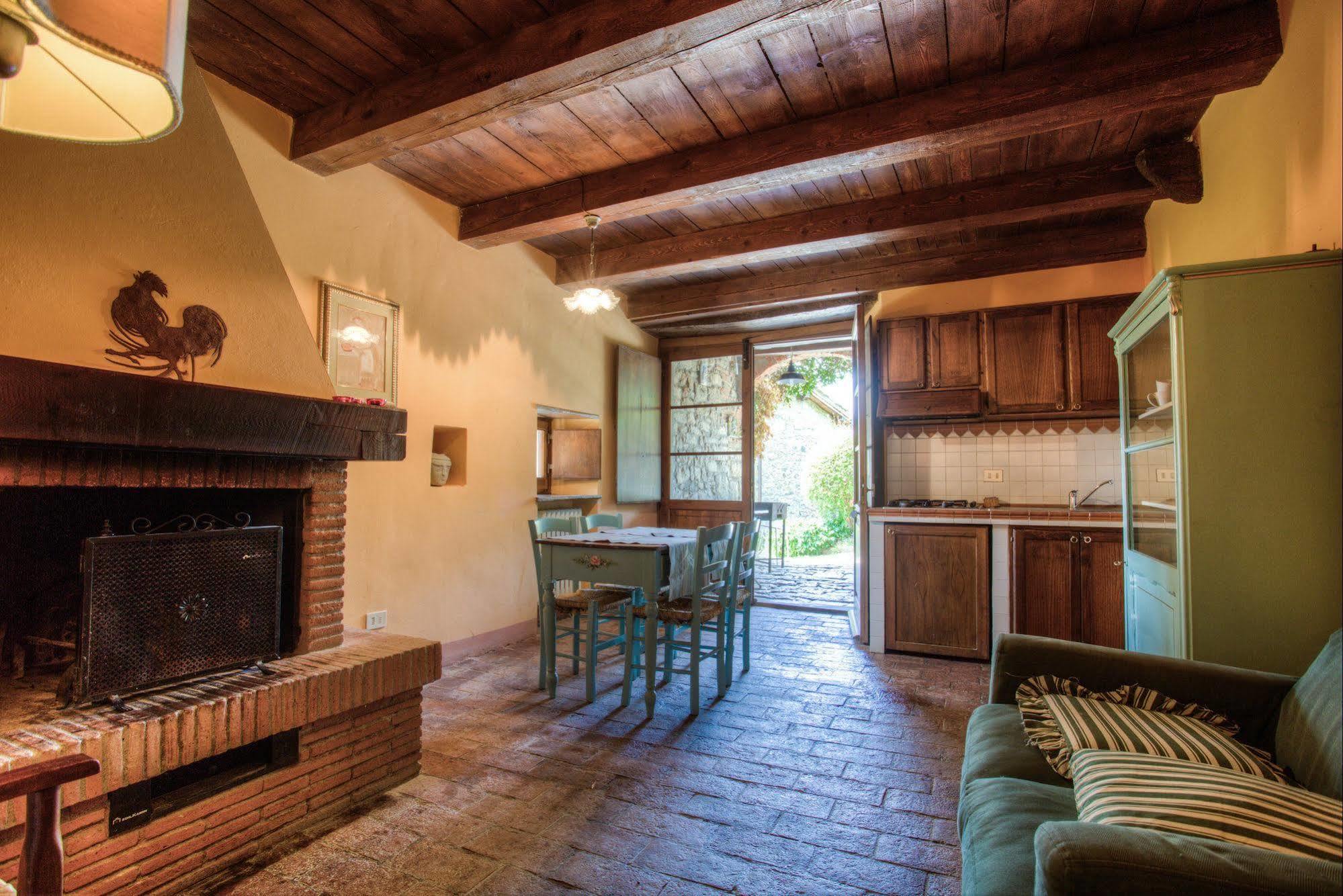 Gasthaus Borgo Corsignano Poppi Exterior foto