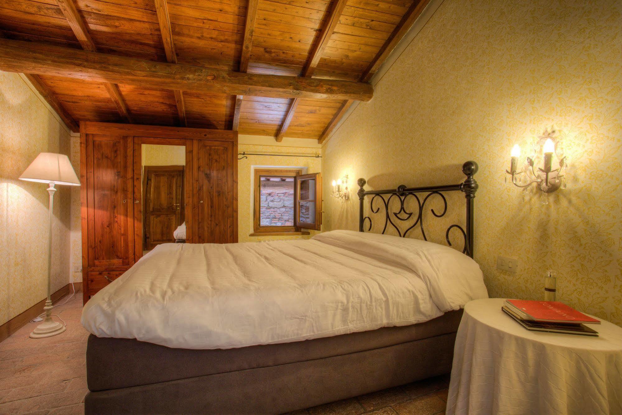 Gasthaus Borgo Corsignano Poppi Exterior foto