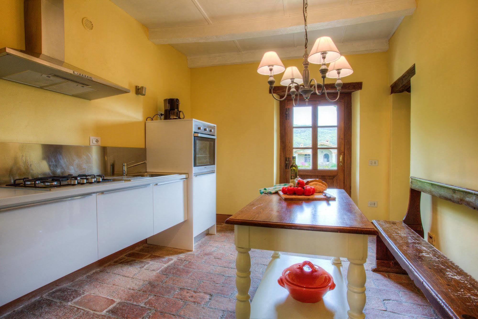 Gasthaus Borgo Corsignano Poppi Exterior foto